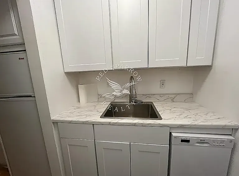 200 W 20th St #601 — Photo 6