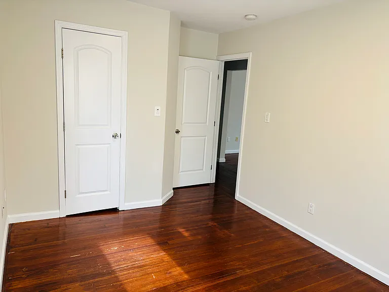 146 Westbury Ave — Photo 6