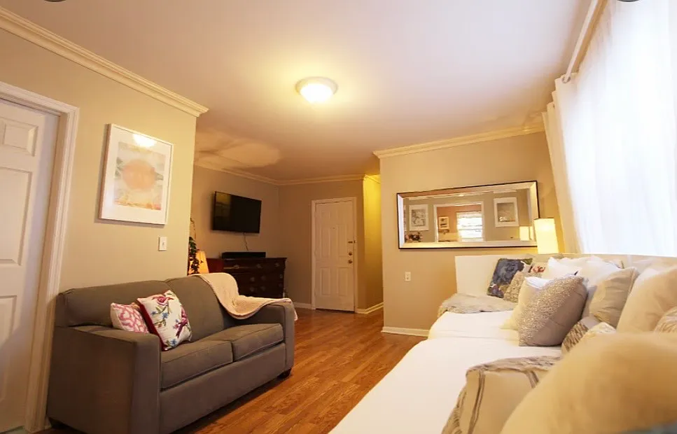 2 bed, 1000 sqft, $2,600 — Photo 3