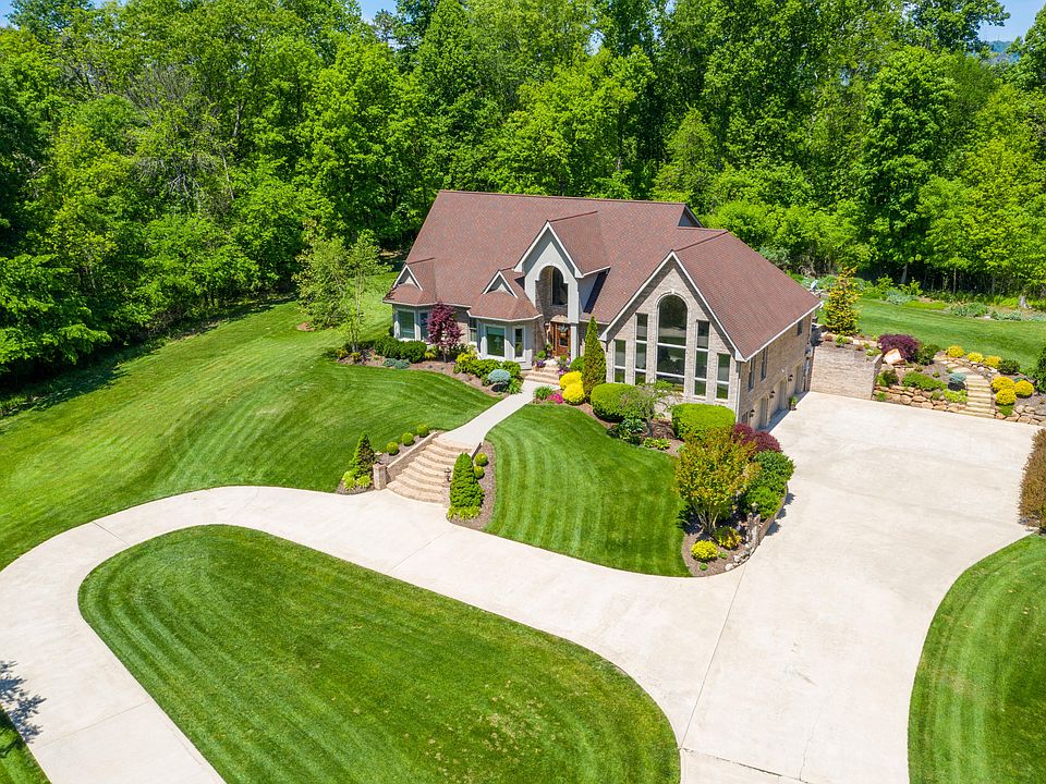 1st image of 222 Southwood Dr