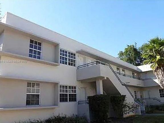 3rd image of 541 NE 62nd St APT 4
