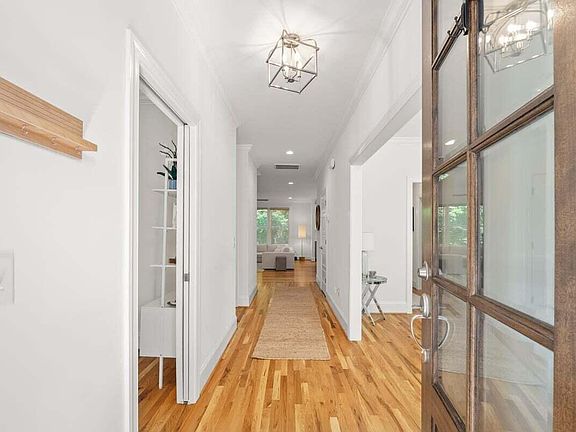 5th image of 817 Gannett St