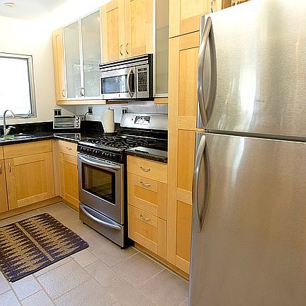 4th image of 6400 Primrose Ave APT 11