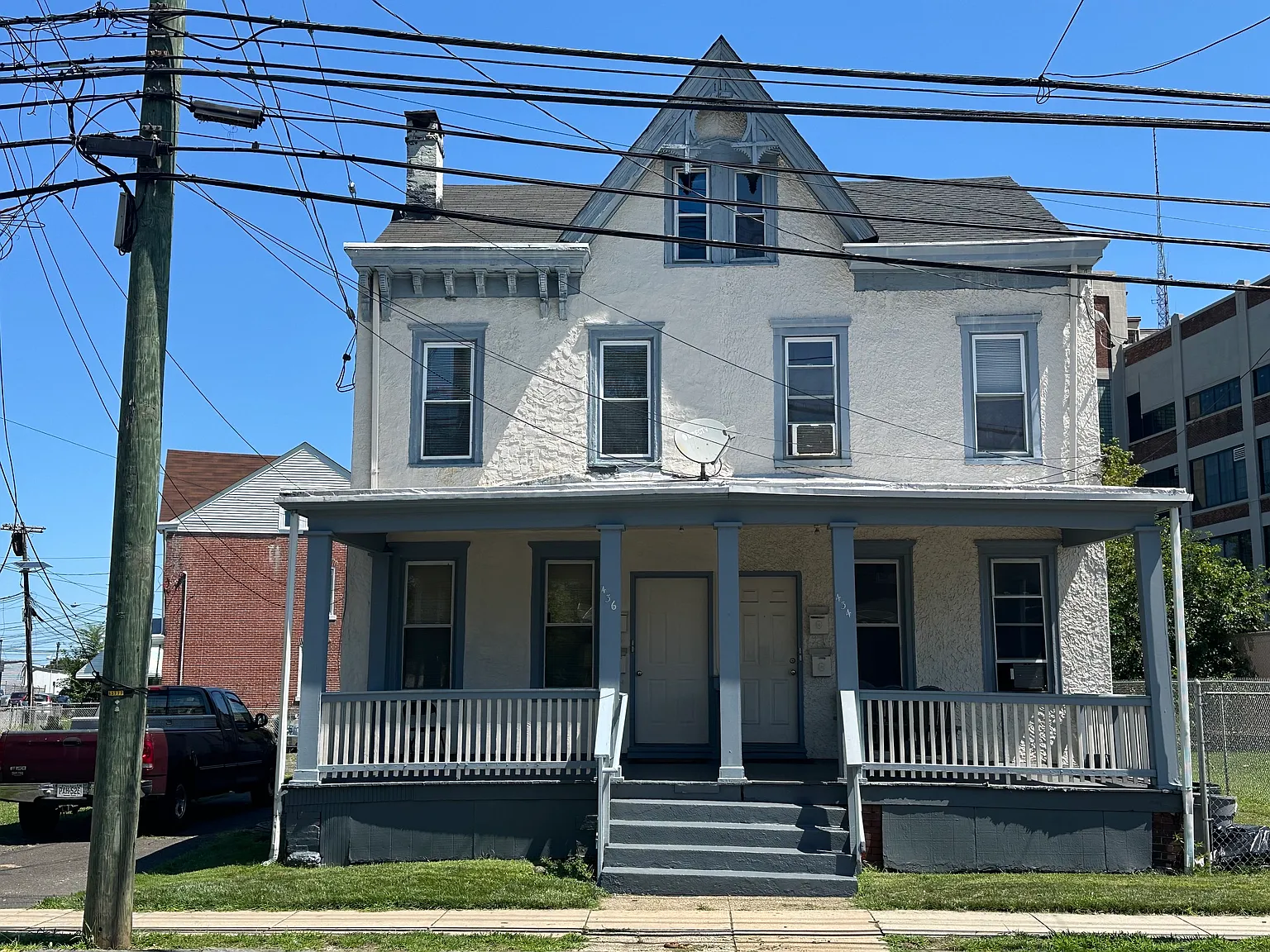 2 bed, 900 sqft, $1,700 — Photo 1