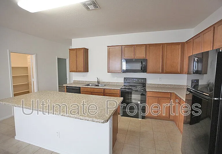 11538 W Redfield Rd — Photo 10