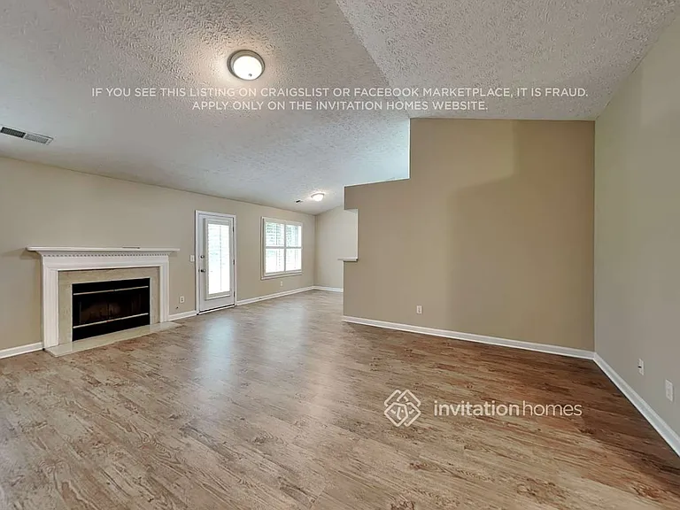 213 Highpoint Xing — Photo 4