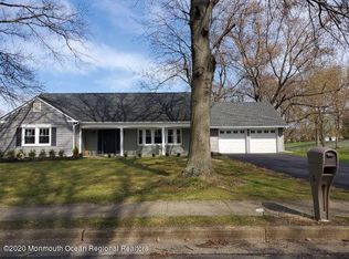 8 Prescott Dr, Marlboro, NJ 07746