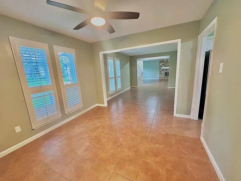 17502 Cassina Dr — Photo 21