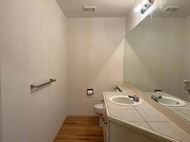 22625 SE 12th Pl — Photo 21