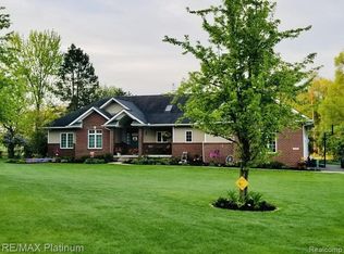 2681 Patterson Lake Rd, Pinckney, MI 48169