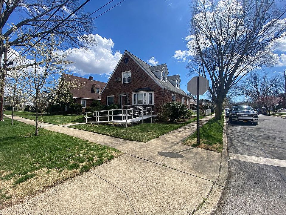 1st image of 1300 6th Ave