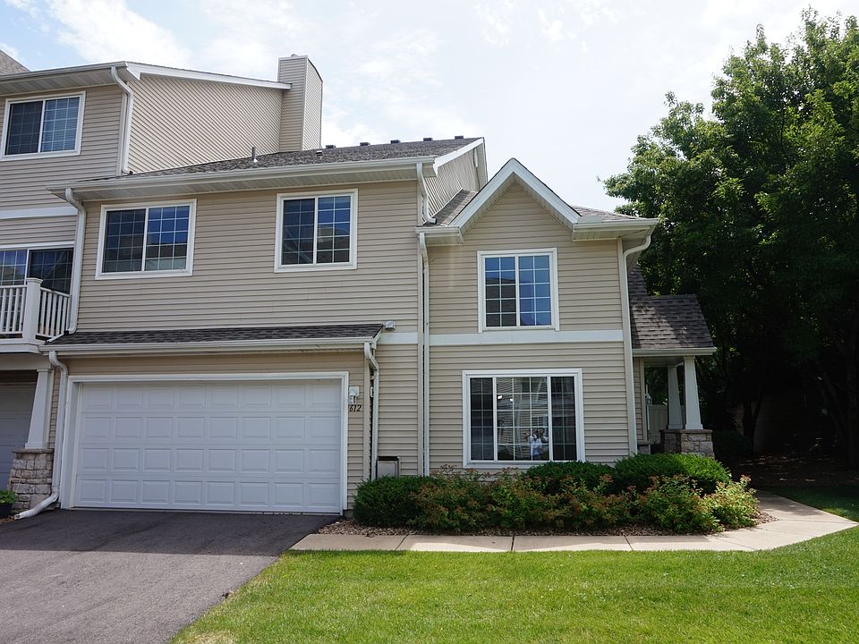 1st image of 612 Willoughby Way W