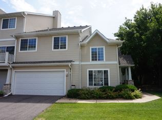 612 Willoughby Way W, Minnetonka, MN 55305
