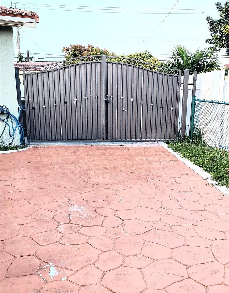 Linden Gardens — Photo 2
