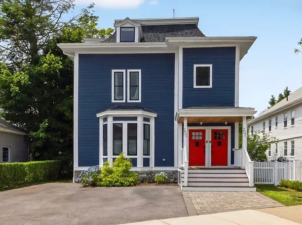 202 Crafts St #202, Newtonville, MA 02460