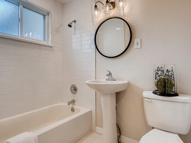 5760 Dudley St — Photo 16