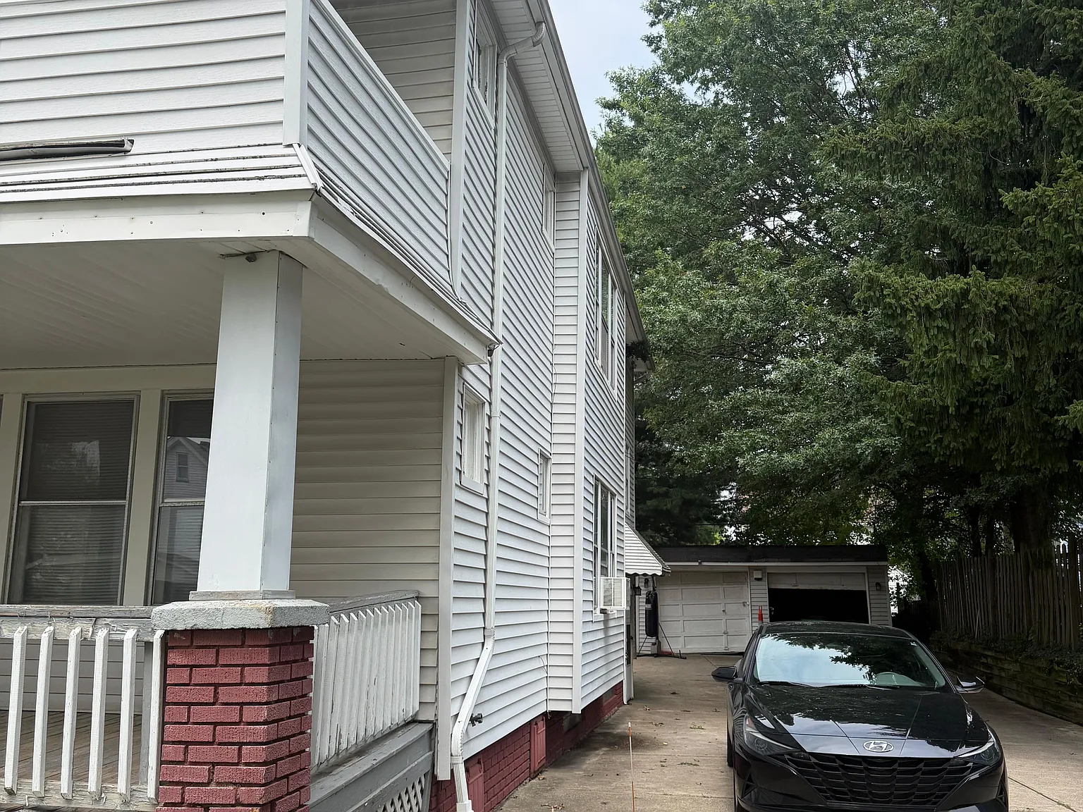 2 bed, 2048 sqft, $1,295 — Photo 2