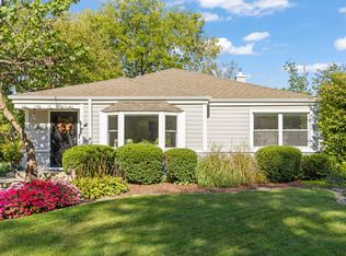 582 Glendale Ave, Glen Ellyn, IL 60137