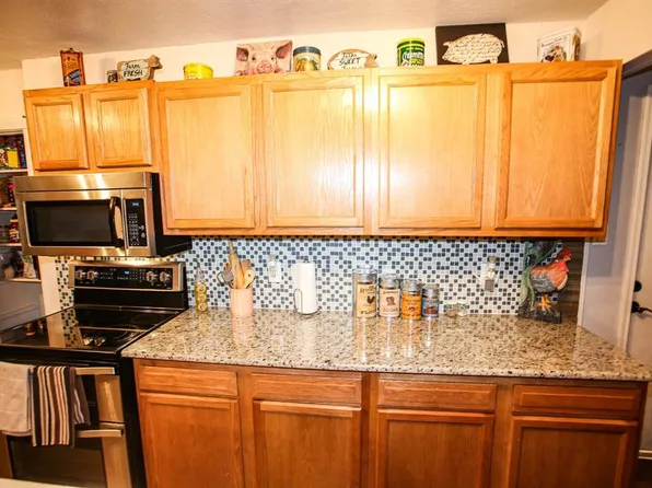 108 Southern Oaks Dr, Lake Jackson, TX 77566