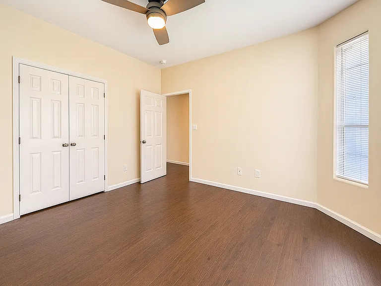 220 Shannon Ct — Photo 10