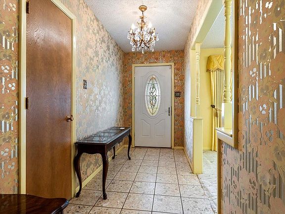 4th image of 113 Redwood Ln