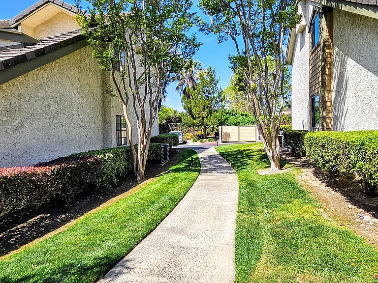 976 W Arrow Hwy #A — Photo 3
