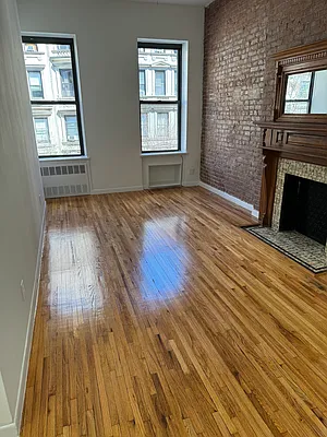 Rented by Joe Gotham LTD | media 12