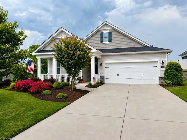 5020 Garnet Hill Dr, Clemmons, NC 27012