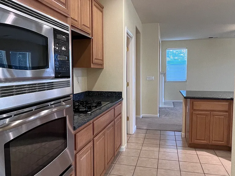 771 Cathedral Way — Photo 9