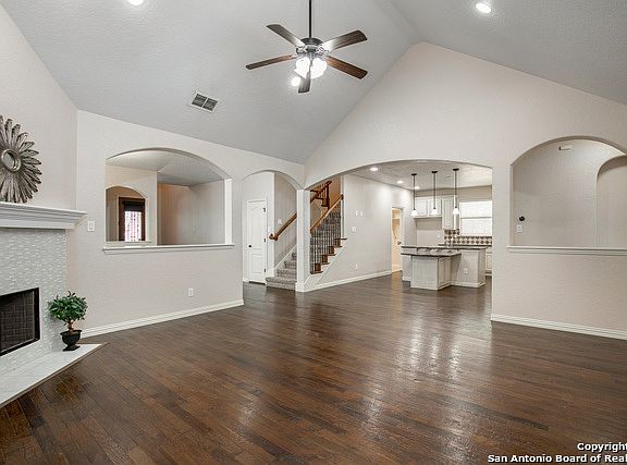 4th image of 23902 Viento Oaks