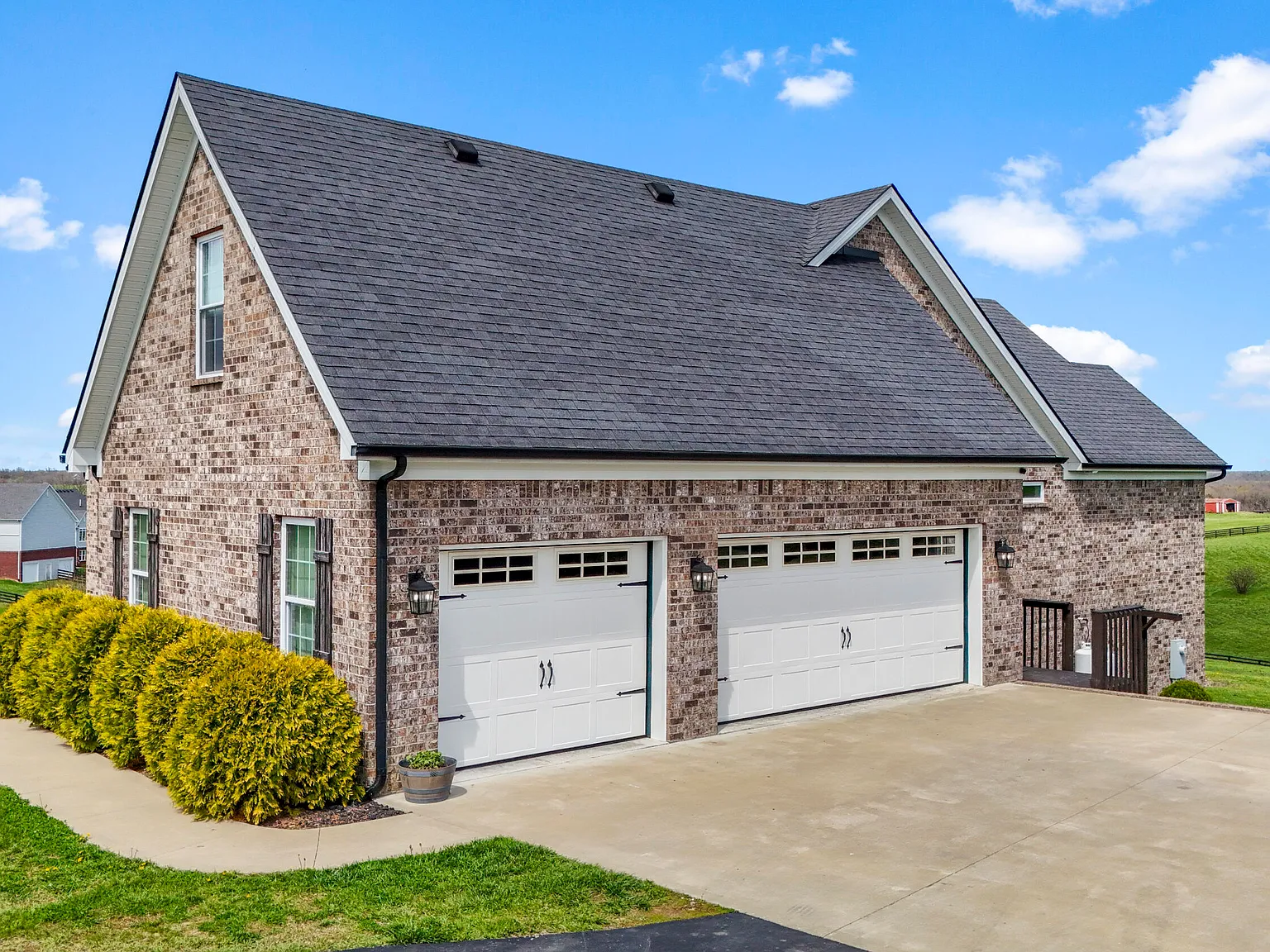 5 bed, 4.5 bath, 3019 sqft, $3,000 — Photo 4