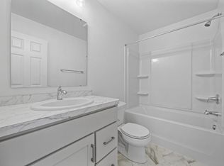 6825 32nd St S, Fargo, ND