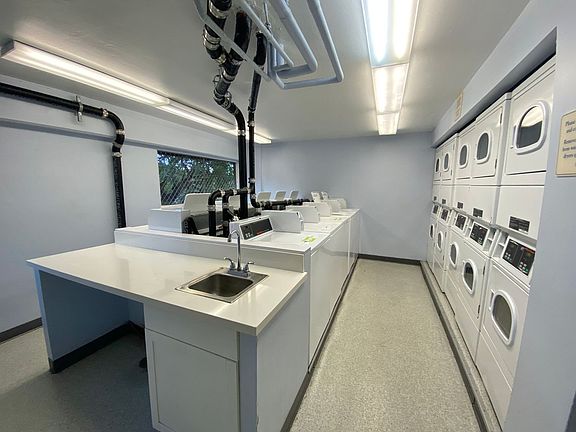 4th image of 824 Kinau St APT 804