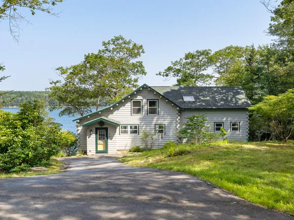 17 Sea Mist Drive N, Boothbay, ME 04537