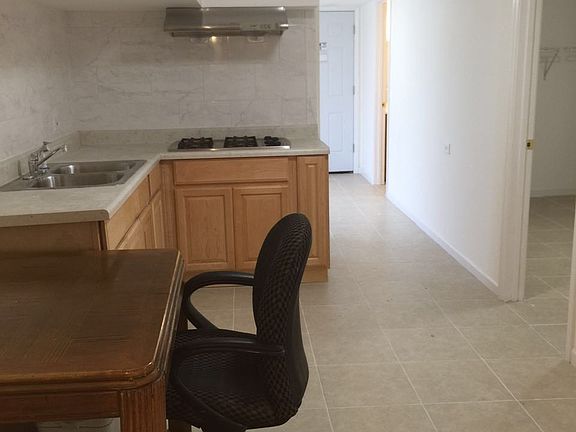 5th image of 3233 S Claremont Ave