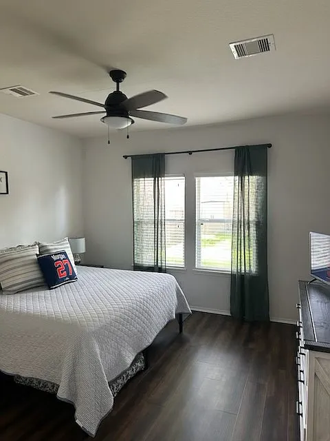 3 bed, 2.5 bath, 2258 sqft, $2,450 — Photo 4