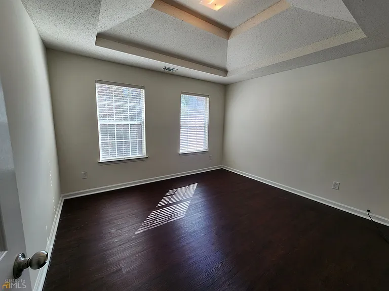 7130 Cavender Dr S — Photo 13