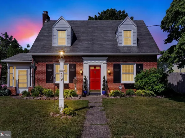 29 N Enola Dr, Enola, PA 17025