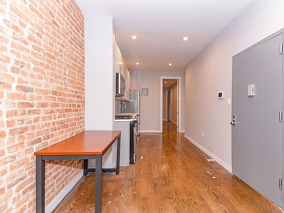5th image of 257 Linden St APT 4L