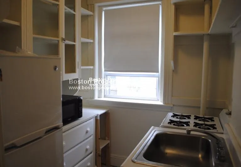 1111 Boylston St #27 — Photo 7