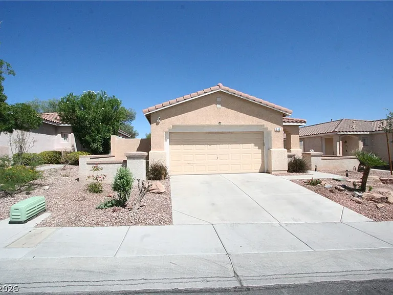 340 Jacaranda Arbor St — Photo 2