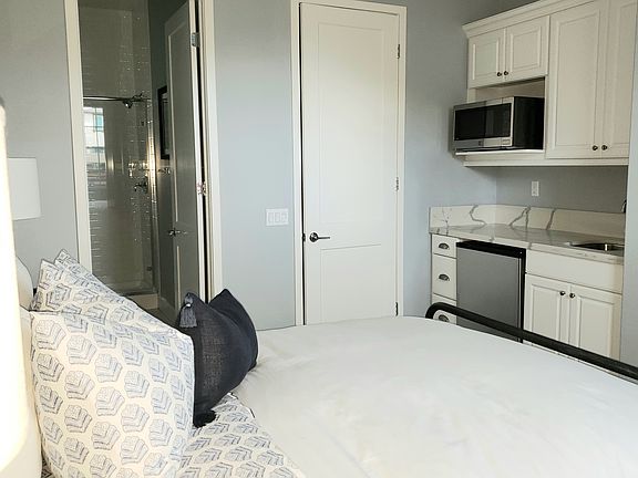 Downstairs En Suite