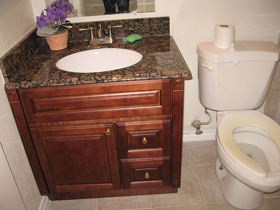 second bath room w/ new vanity and new granite  top