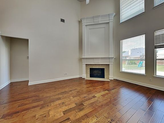 2nd image of 3404 Pilgrim Dr