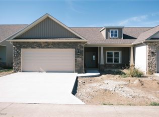 9268 Woodland Blue Dr, Seville, OH 44273