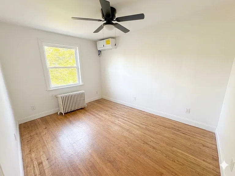 1835 Corcoran St NE — Photo 10