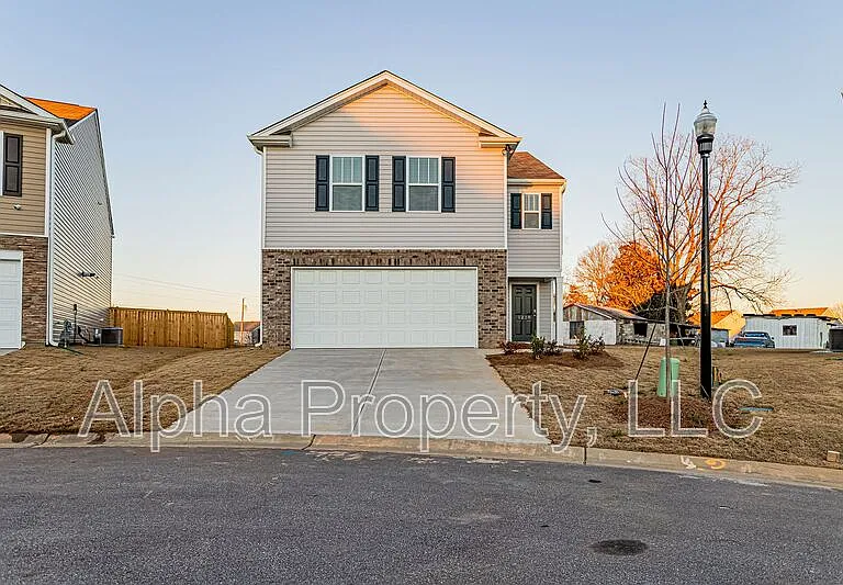 1210 Murdock Cir — Photo 1