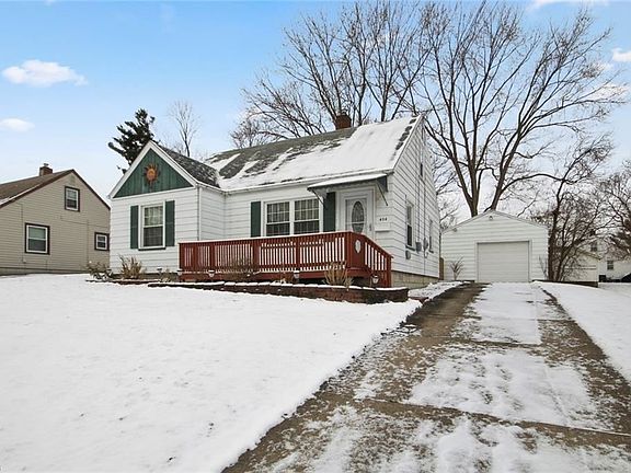 2nd image of 454 Manchester Ave