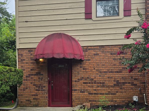 1222 McConnell St