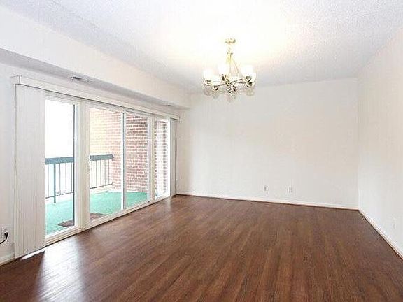 Faimly/Living room with Balcany view